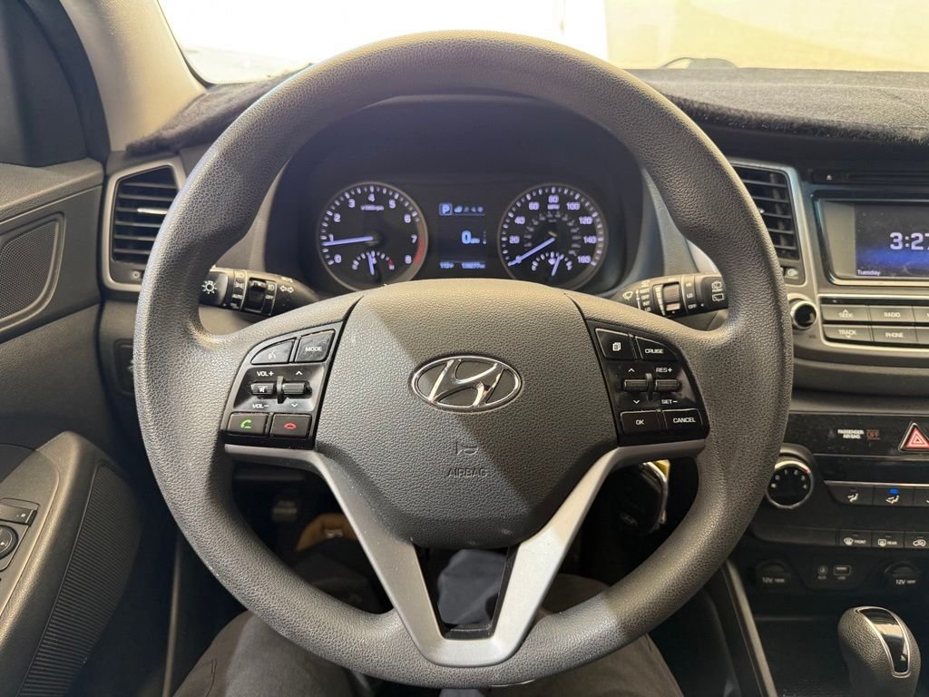Used 2016 Caribbean Blue Hyundai SE image 19