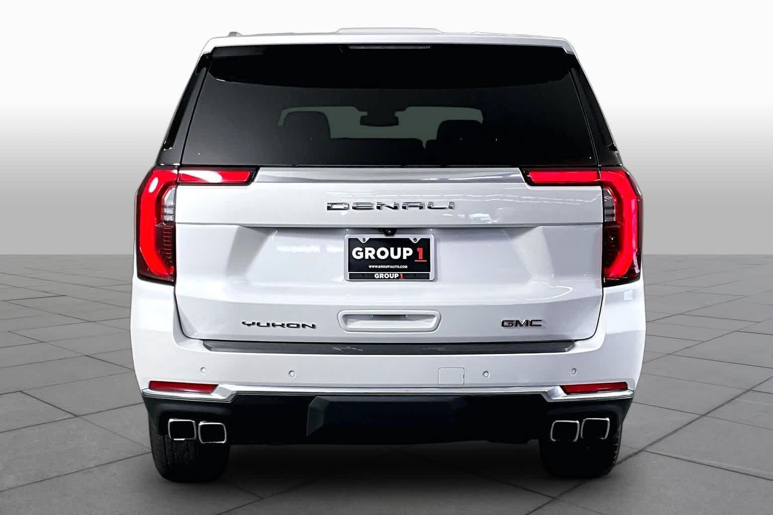 Used 2025 White Frost Tricoat GMC Denali image 5