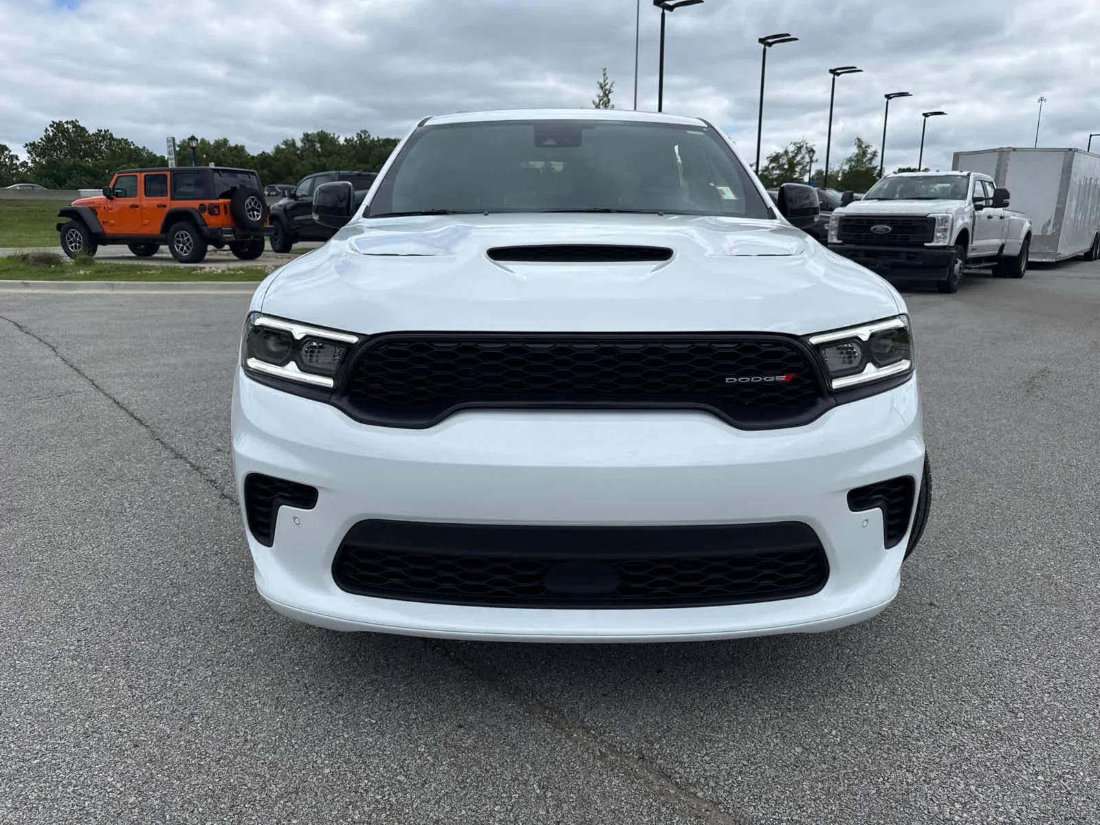 New 2026 White Knuckle Clear-Coat Exterior Paint Dodge GT Plus HEMI V8 image 3