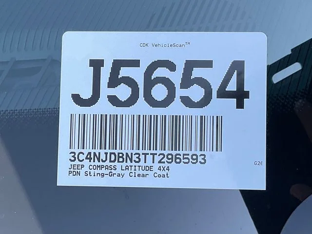 New 2026 Sting-Gray Clearcoat Jeep Latitude image 30