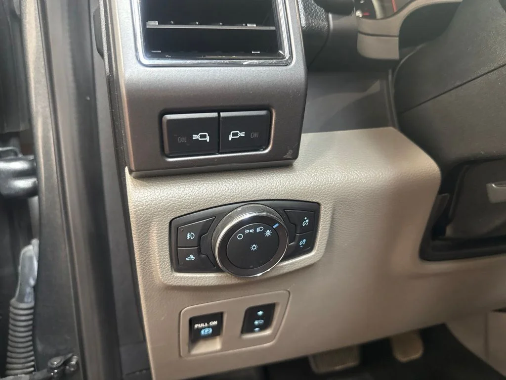 Used 2019 Gray Ford XLT image 23