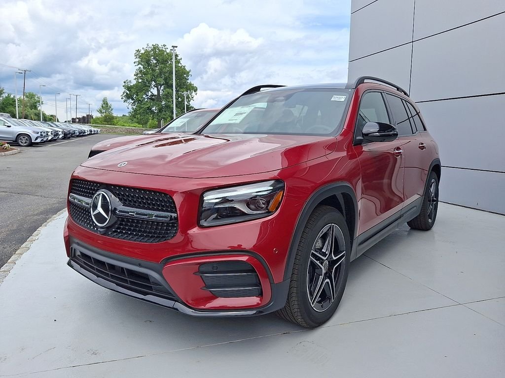 New 2026 MANUFAKTUR Patagonia Red Metallic Mercedes-Benz GLB 250 image 2