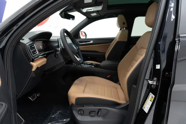 New 2026 Deep Black Pearl Volkswagen 2.0T SEL R-Line Black image 15