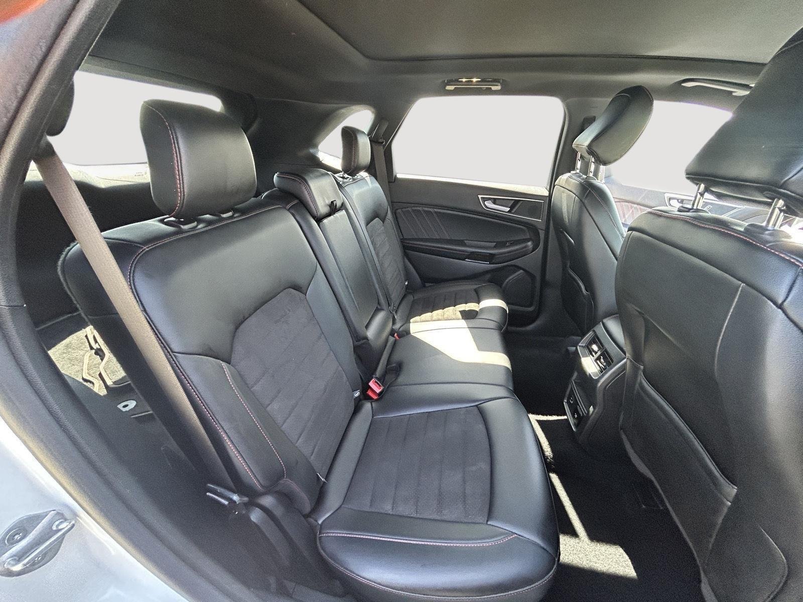 Used 2021 Star White Metallic Tri-Coat Ford ST-Line image 21