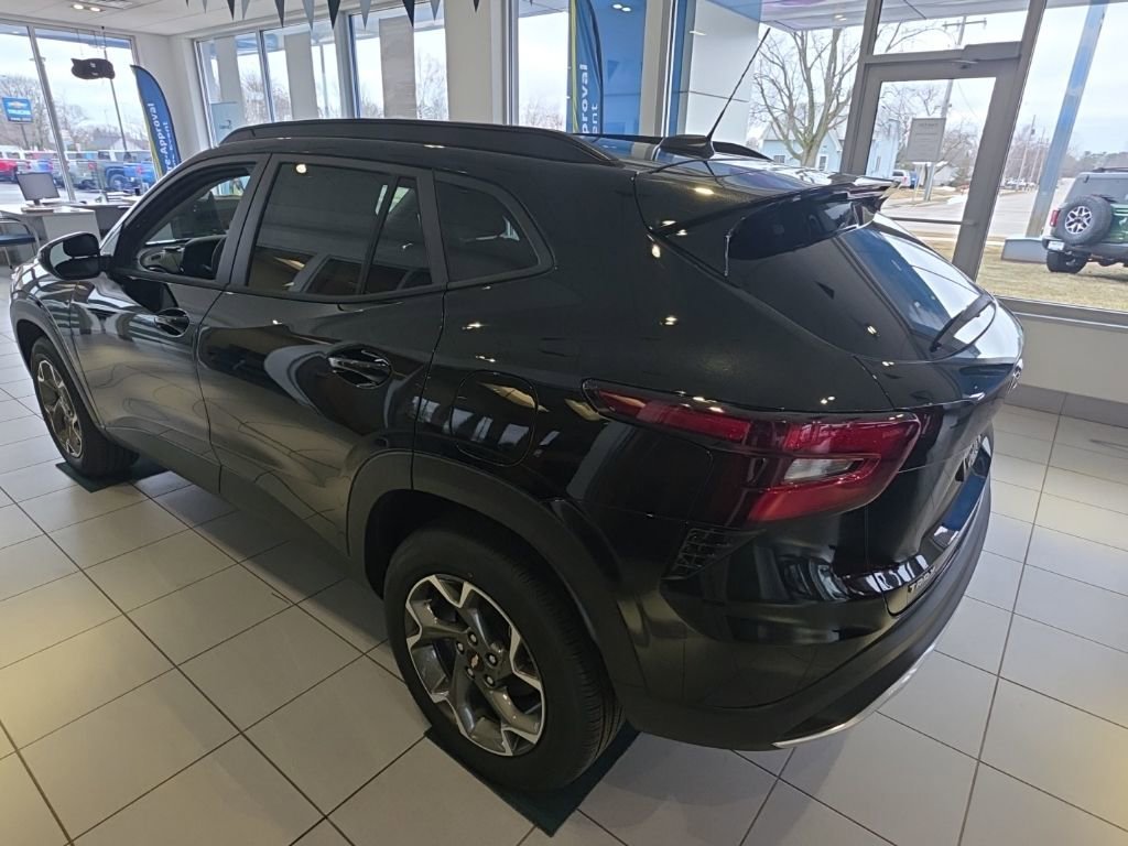 2026 Chevrolet Trax LT - Photo 6