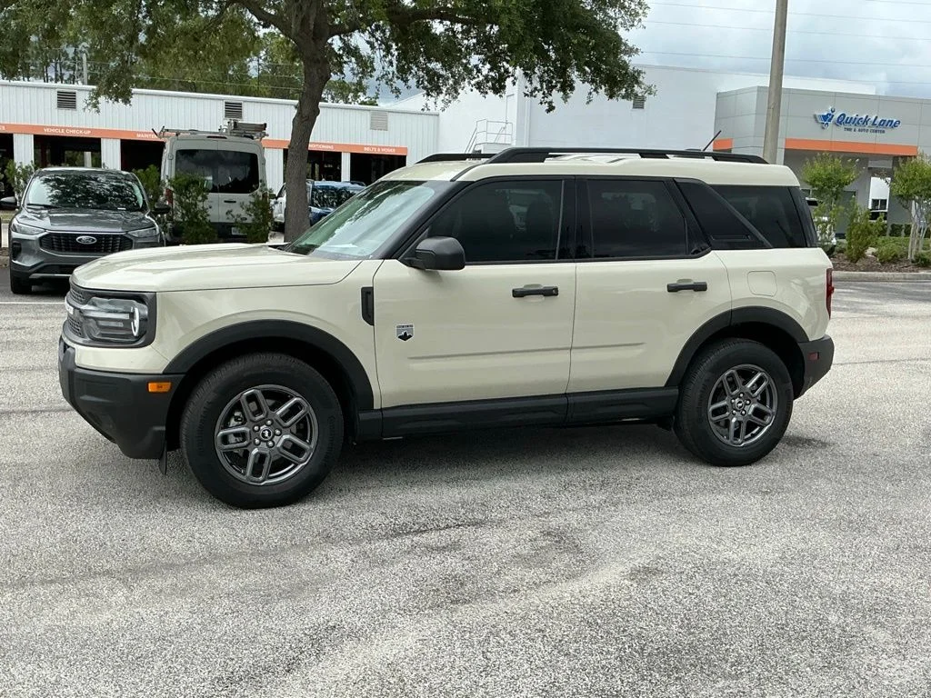 Used 2025 Beige Ford Big Bend image 3