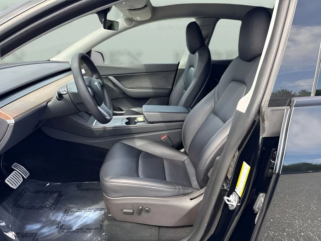 Used 2022 Black Tesla Performance image 5