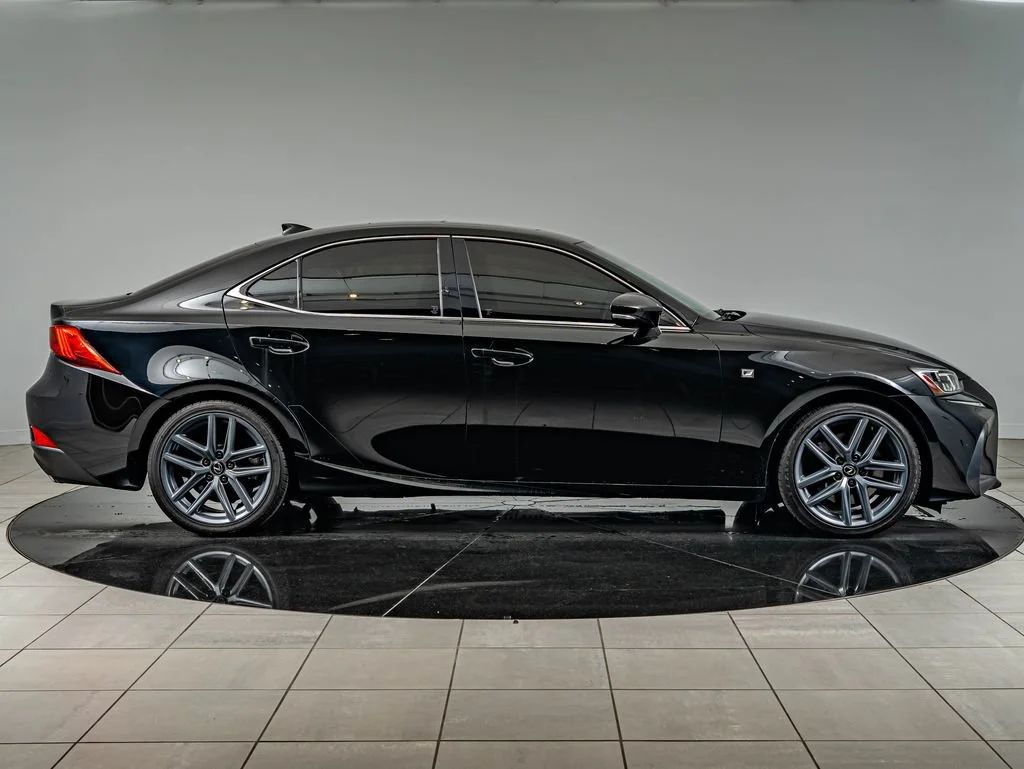 Used 2020 Obsidian Lexus 350 image 4