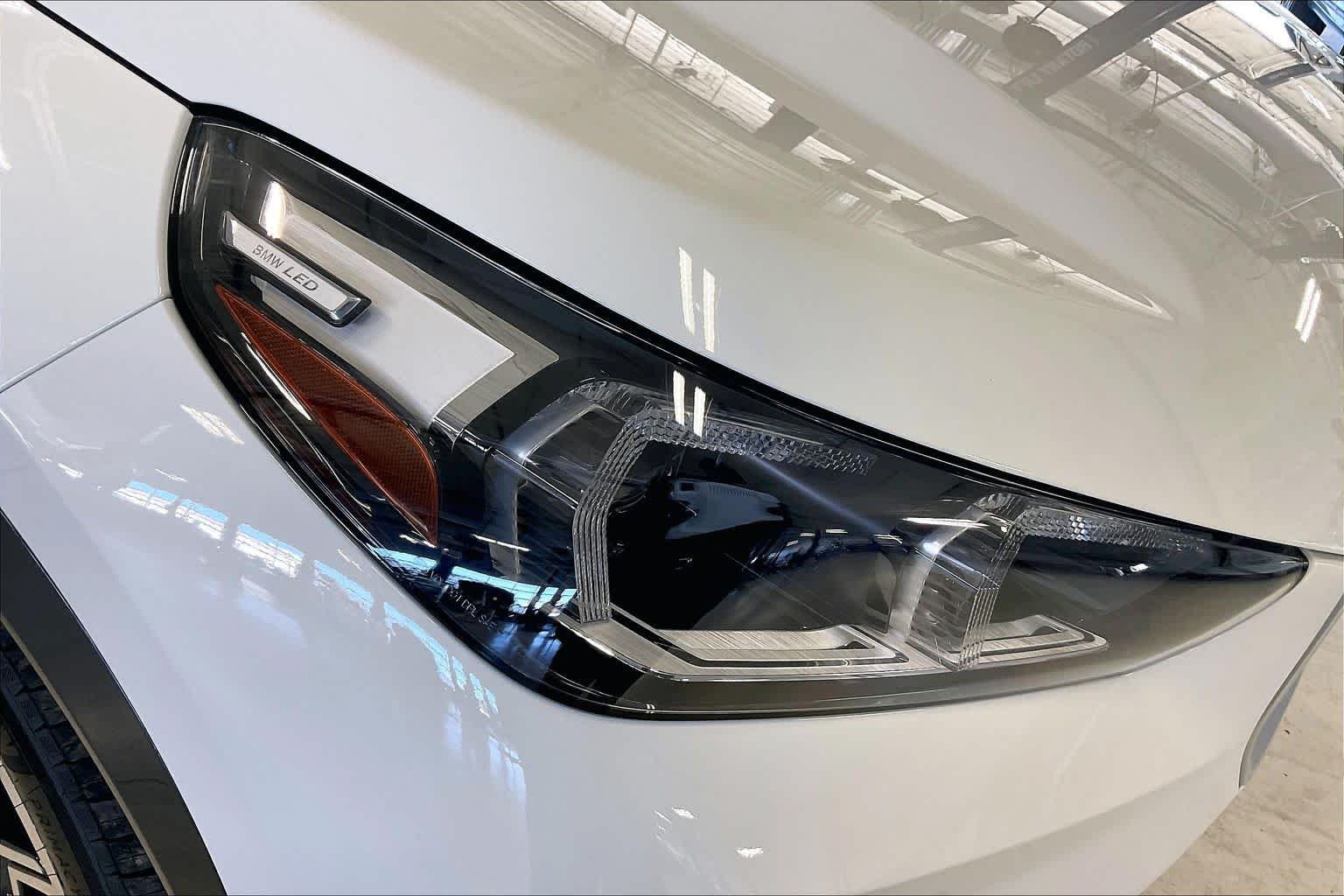 New 2026 Alpine White BMW xDrive28i image 13
