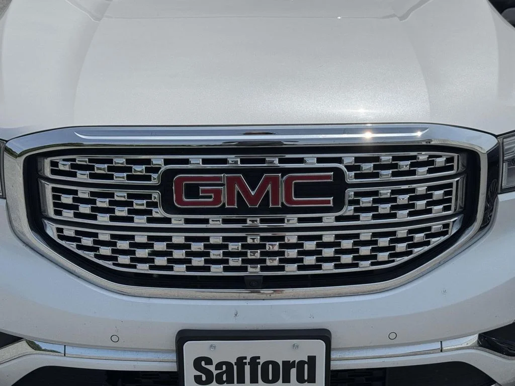 Used 2017 White GMC Denali image 10