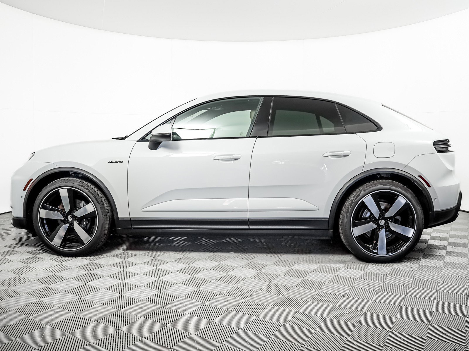 Certified 2025 Porsche Macan Base with VIN WP1AD2XA4SL077888 for sale in Riverside, CA