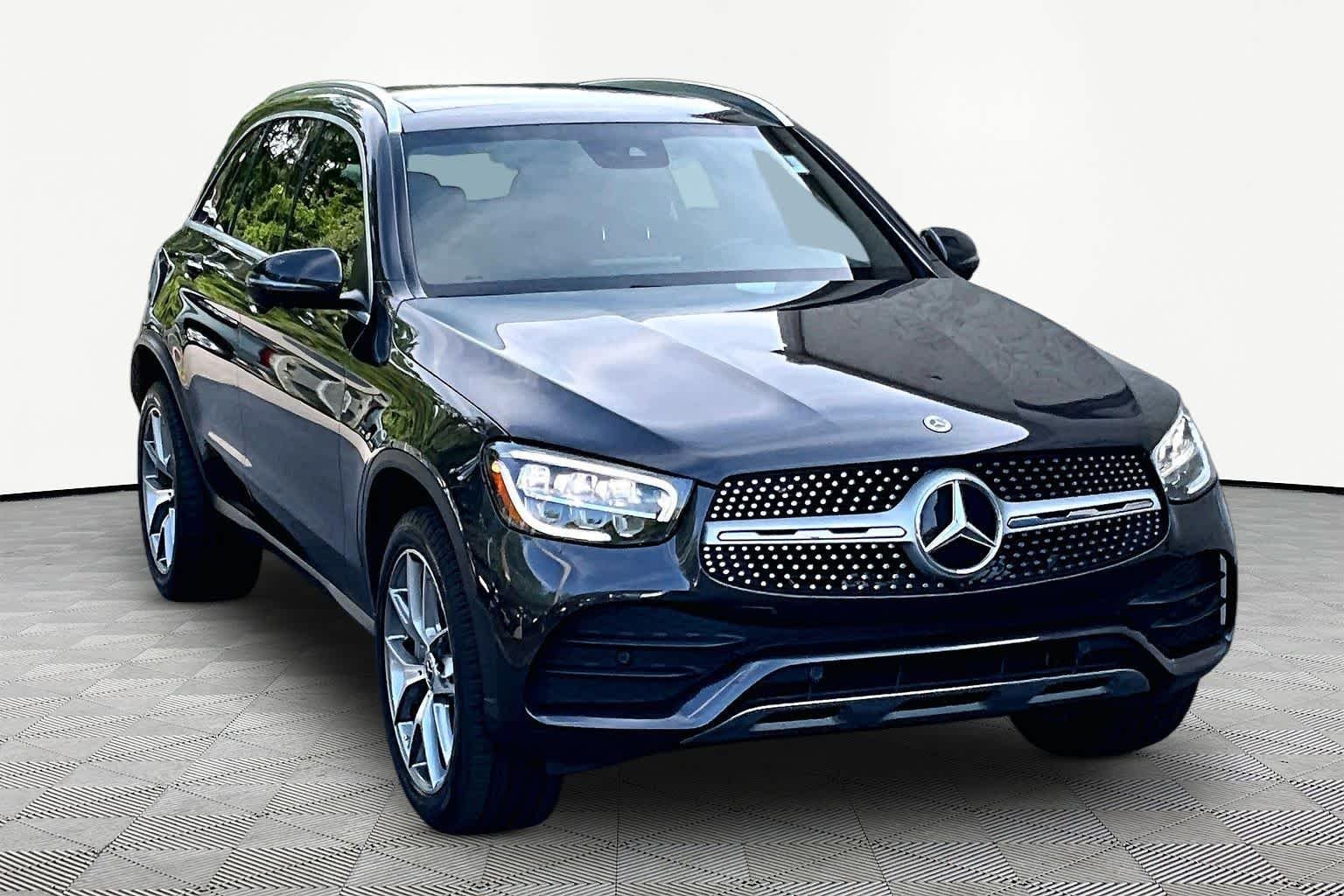 Used 2022 Graphite Grey Metallic Mercedes-Benz GLC 300 image 3