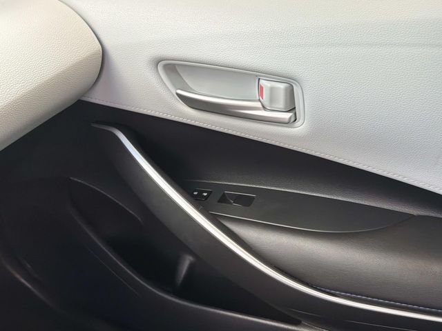 Used 2020 Silver Toyota SE image 19