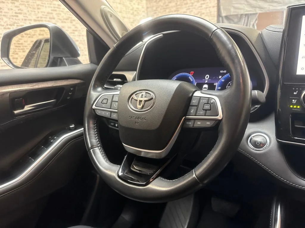 Used 2023 Moon Dust Toyota Limited image 19