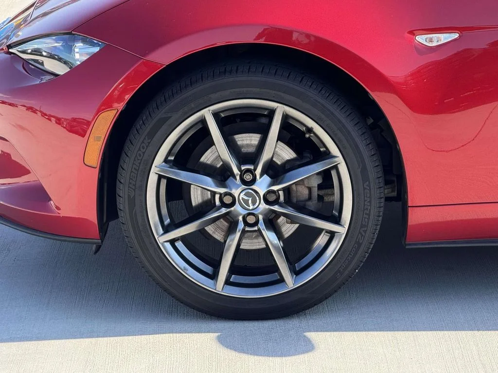 Used 2017 Red Metallic Mazda Grand Touring image 9
