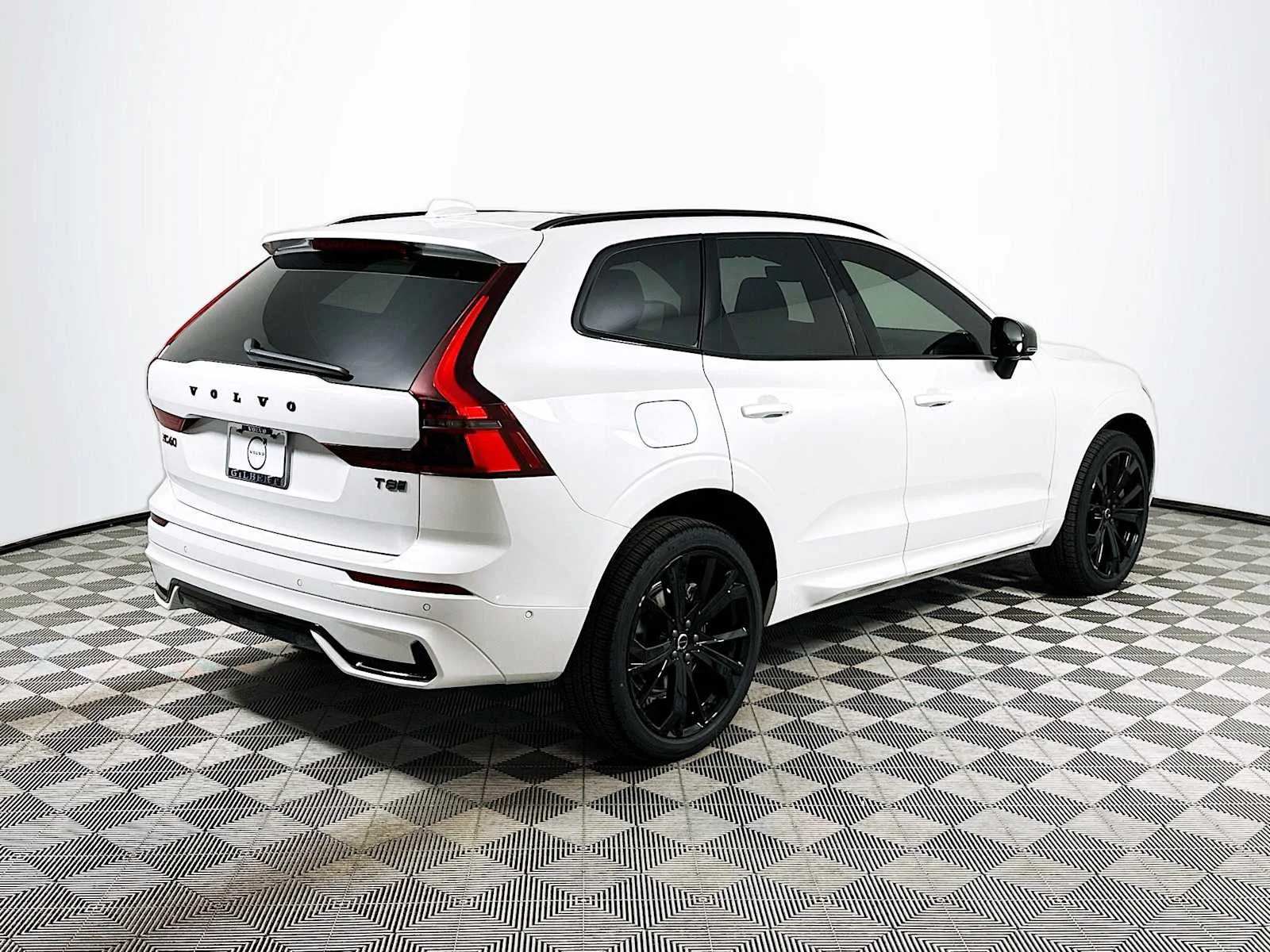 New 2026 Crystal White Volvo Ultra image 7