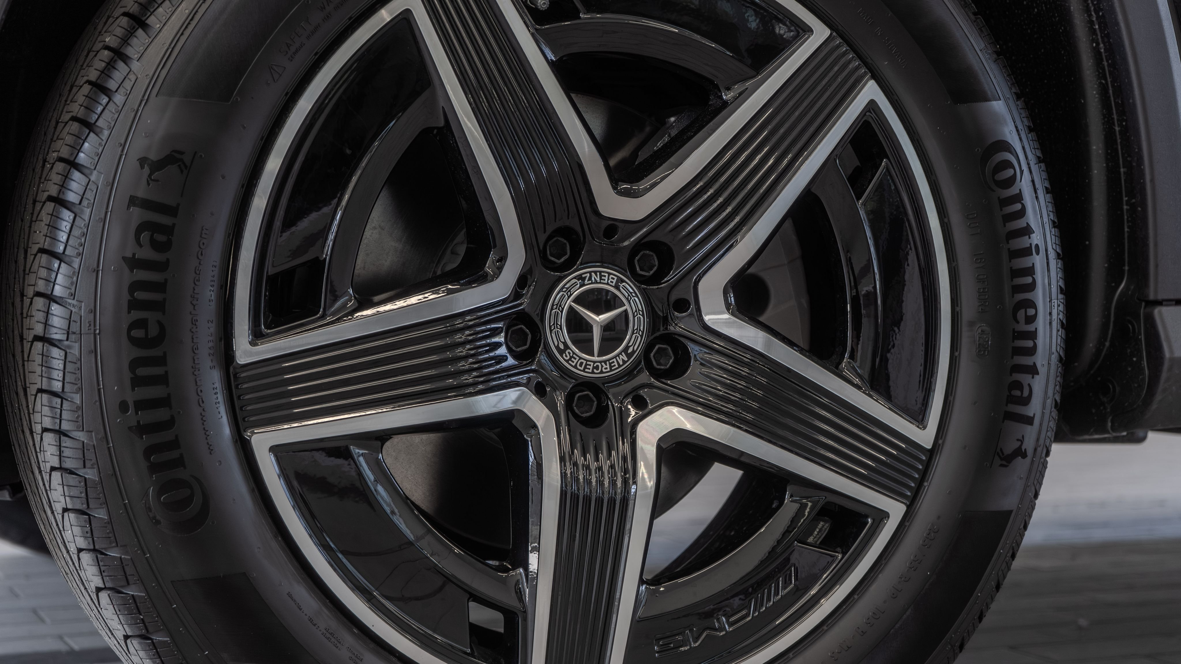 New 2026 Black Mercedes-Benz GLC 300 image 31