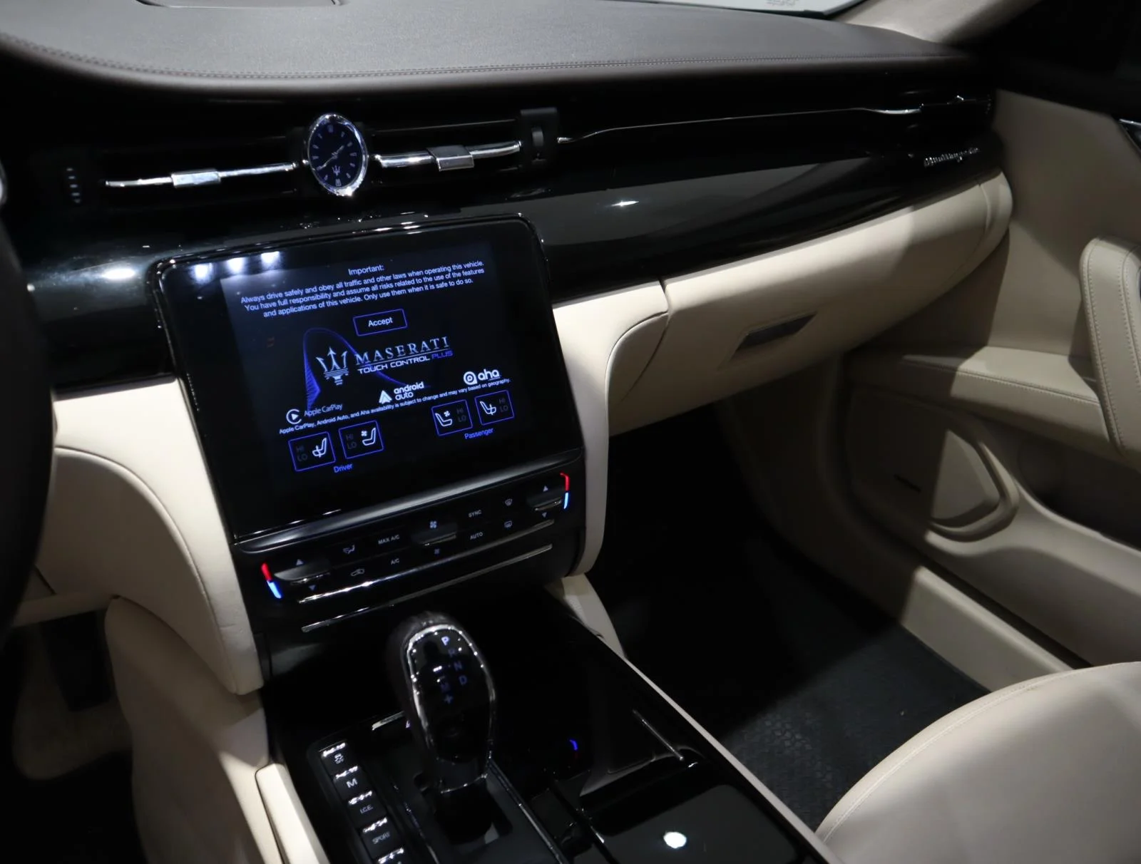 Used 2017 Red Maserati S Q4 GranLusso 3.0L image 33