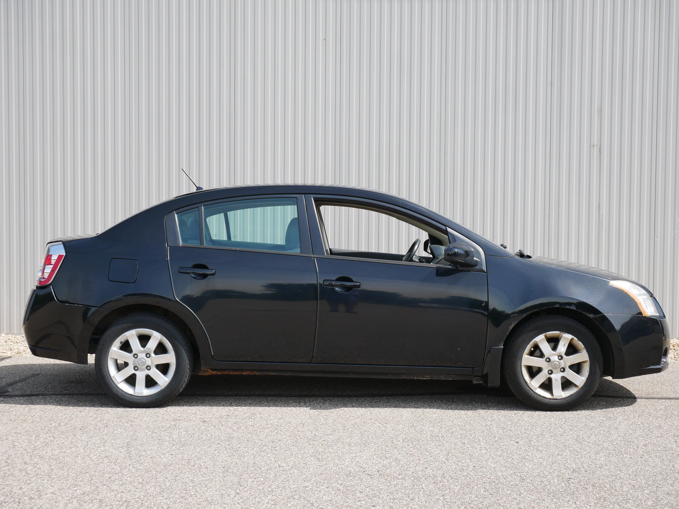 Used 2007 Black Nissan  image 6