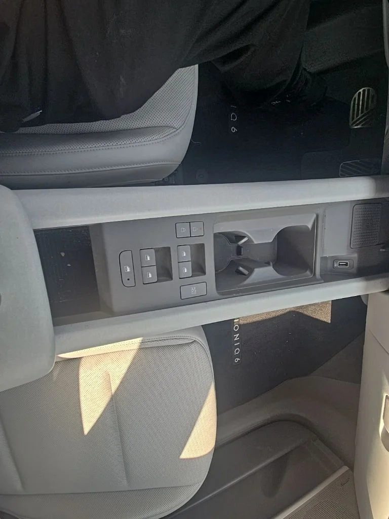 Used 2023 Black Hyundai Limited image 21