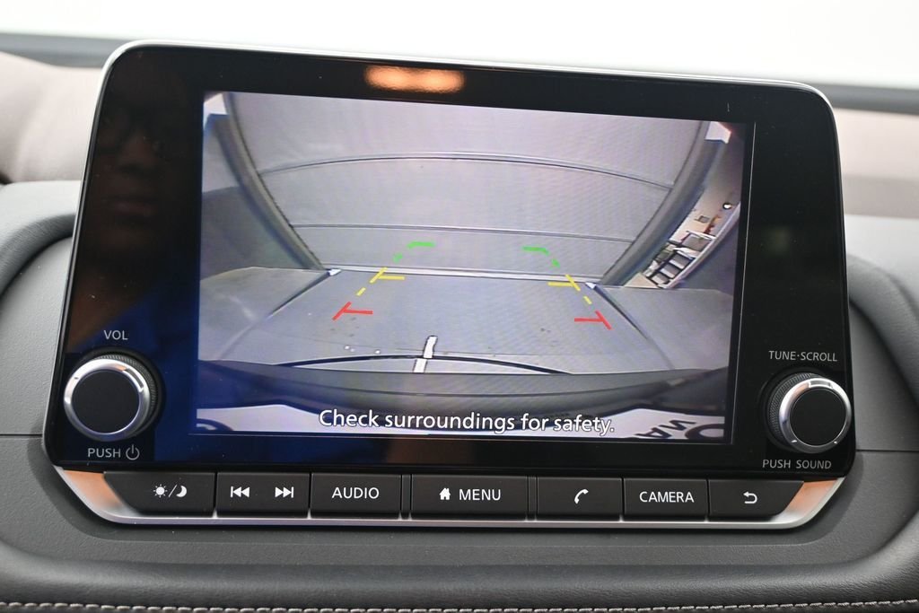 Used 2023 Gray Nissan SV image 17