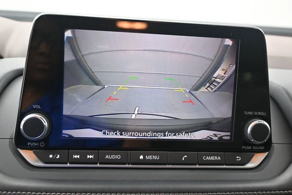Used 2023 Gray Nissan SV image 17