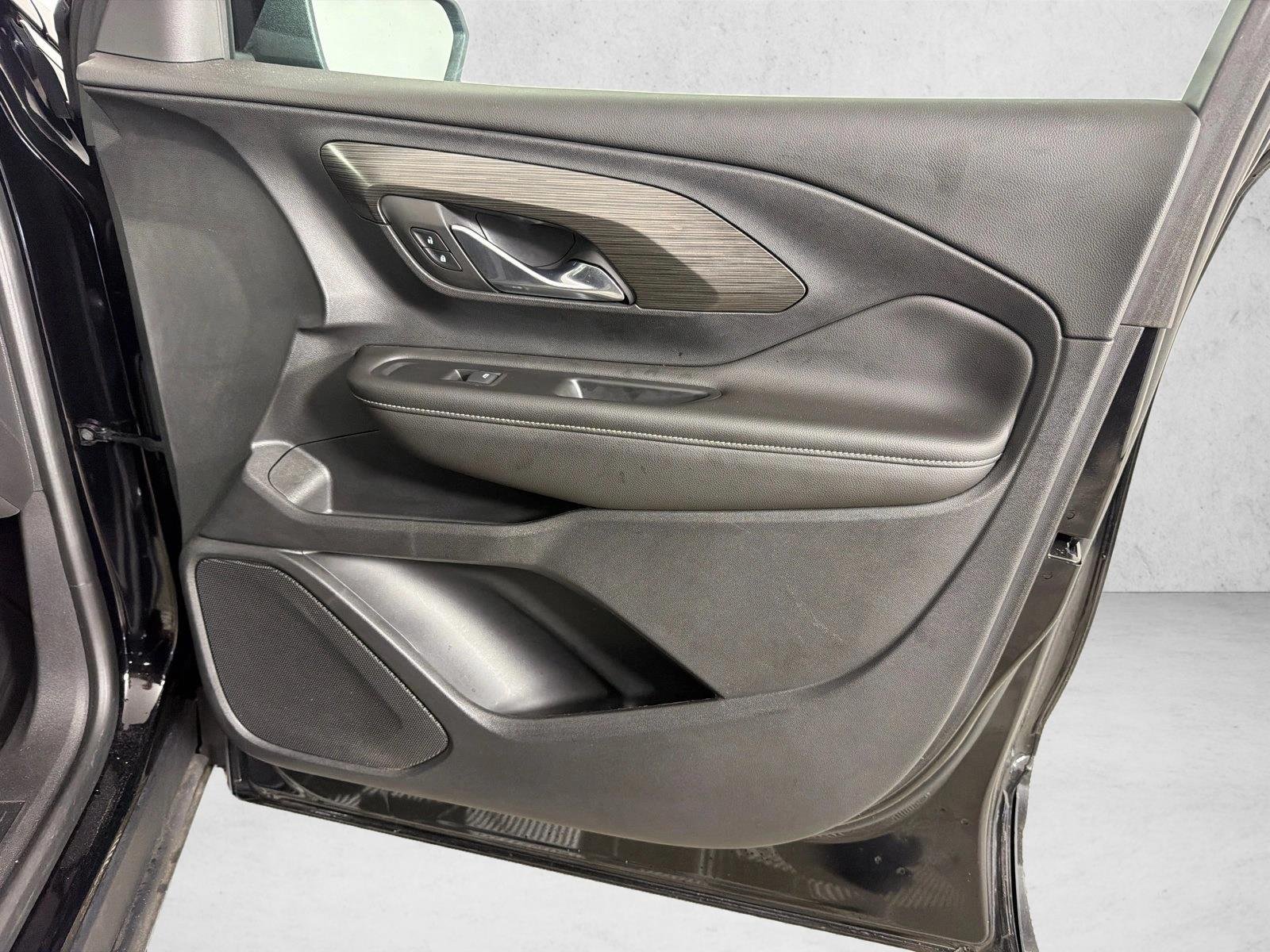 Used 2022 Ebony Twilight Metallic GMC SLE image 14