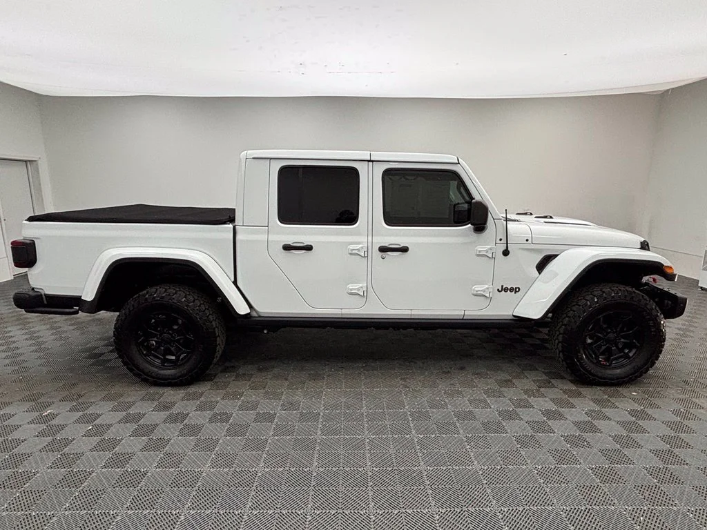 Used 2020 White Jeep Rubicon image 6