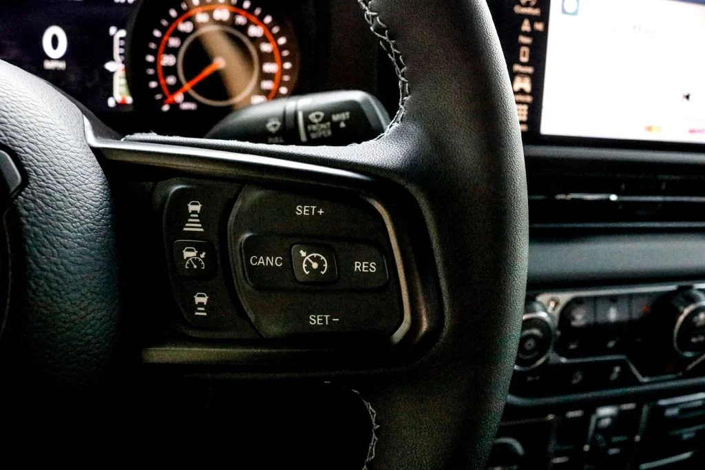 New 2025 Black Jeep Mojave image 14
