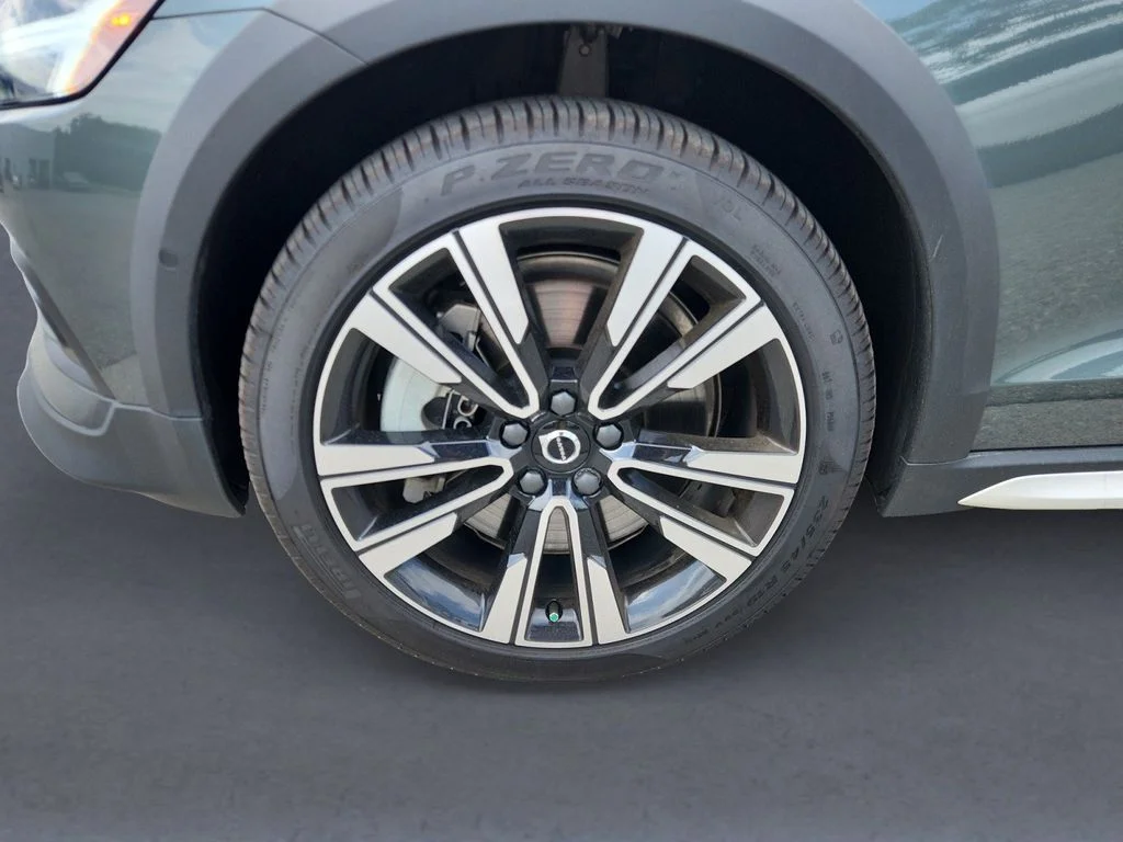 2026 Volvo V60 Cross Country Ultra - Photo 8