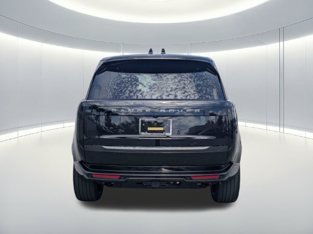 New 2027 Santorini Black Land Rover SE image 5