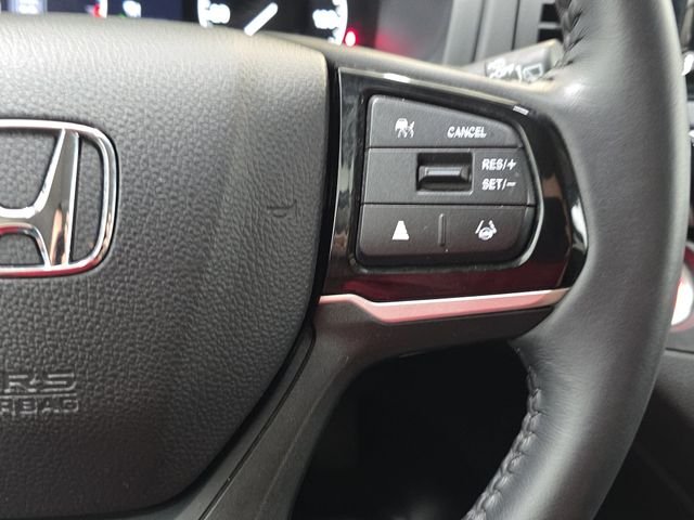 Used 2025 White Honda EX-L image 17