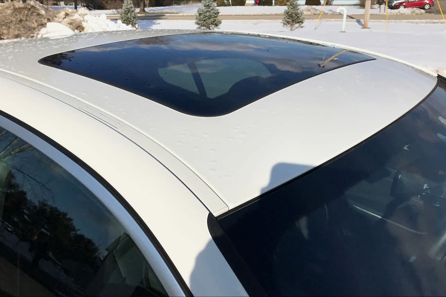 Used 2019 Alpine White BMW 330i xDrive image 13