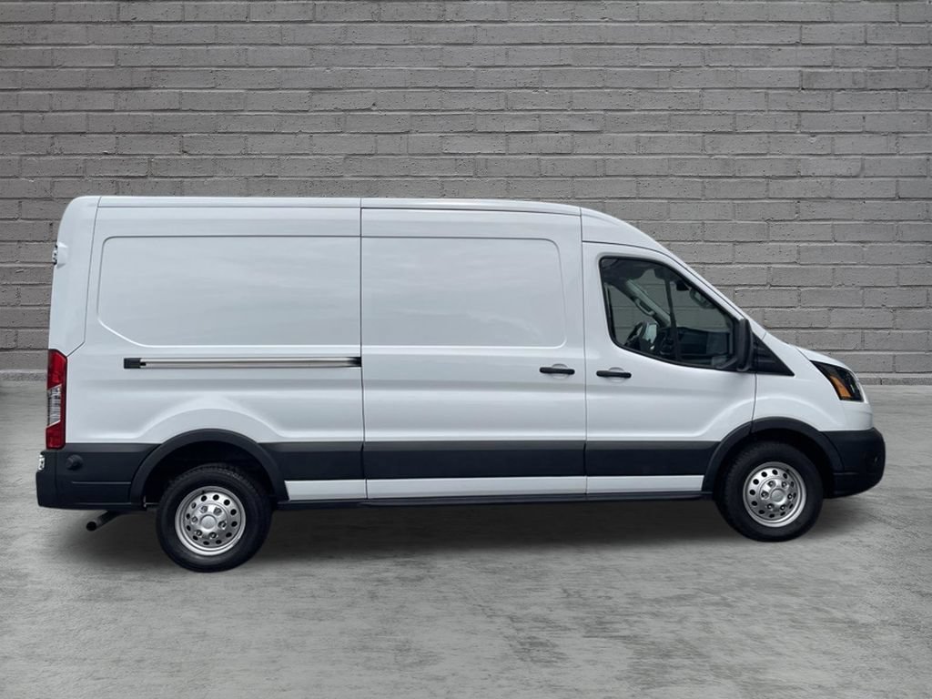Used 2024  Ford  image 9