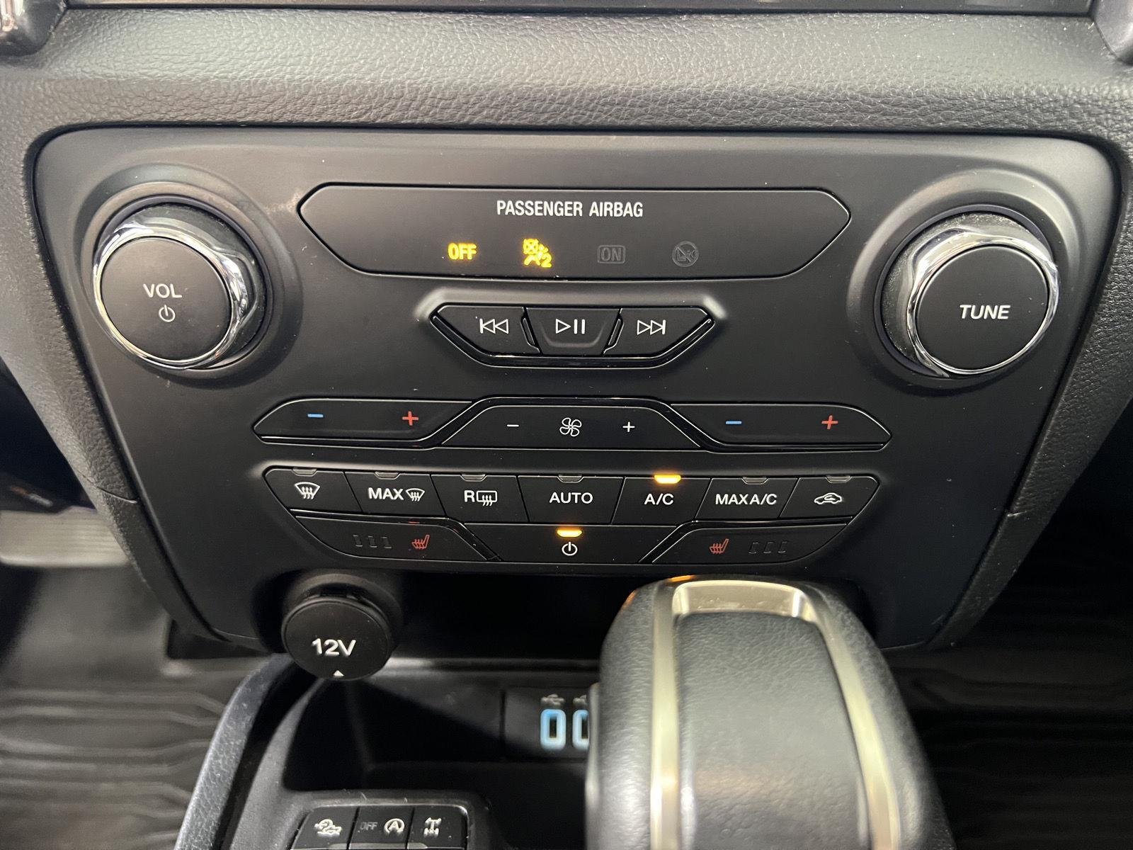 Used 2022 Iconic Silver Ford LARIAT image 20