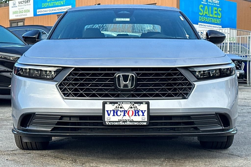 New 2025 Solar Silver Metallic Honda Sport-L image 9