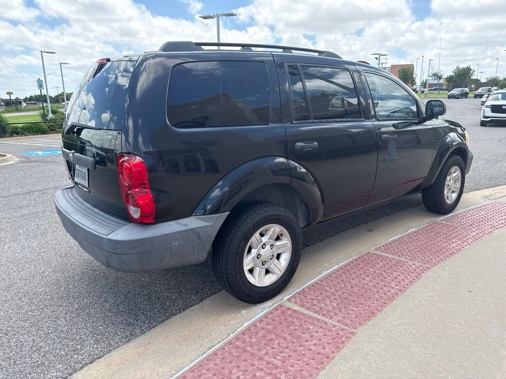 Used 2008 Black Dodge SXT image 4
