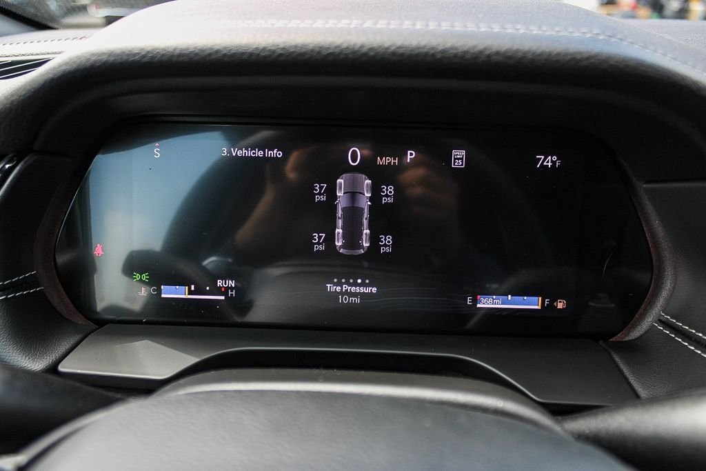 New 2026 Diamond Black Crystal Pearlcoat Jeep Altitude image 23