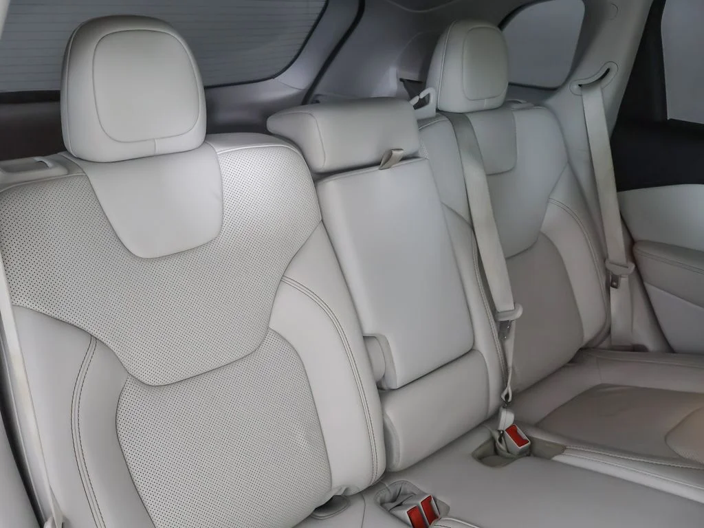 Used 2020 White Jeep Limited image 34