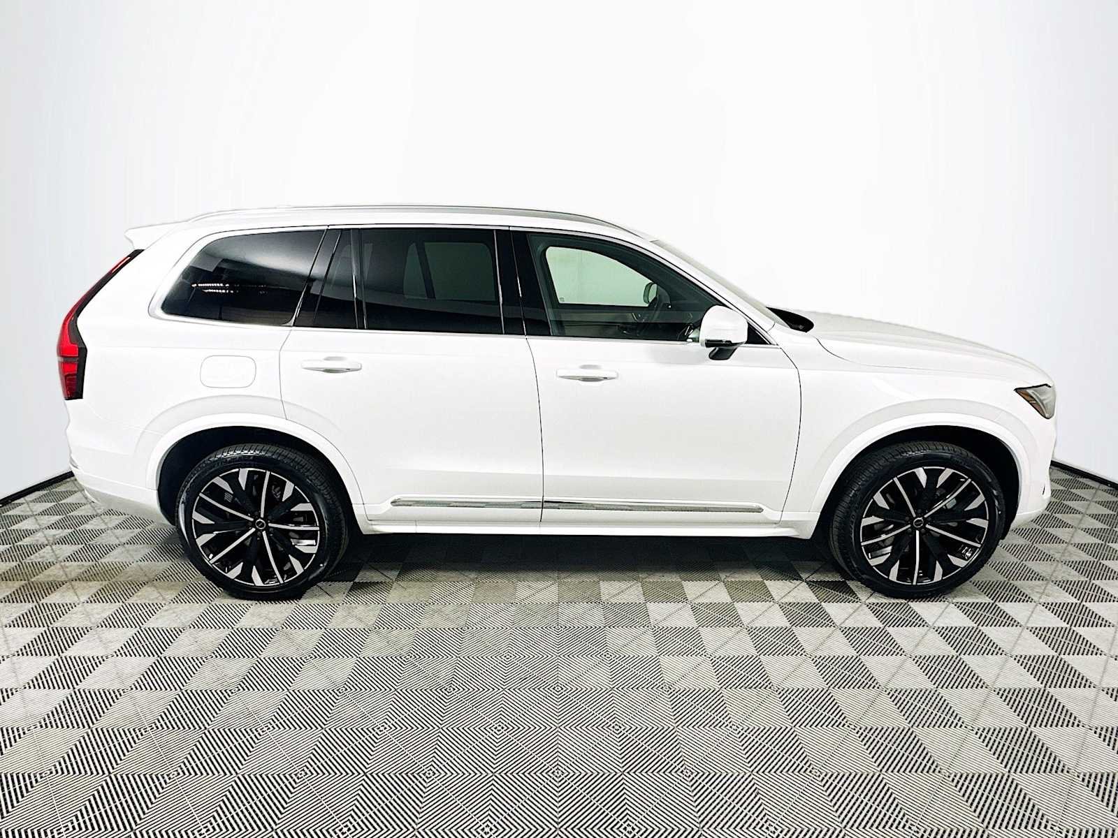 New 2026 Crystal White Volvo Core image 8