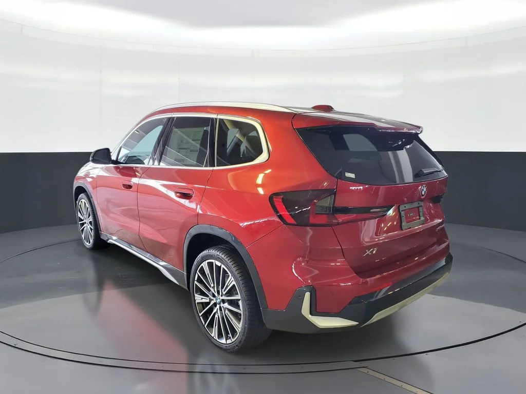 Used 2026 Red BMW xDrive28i image 4