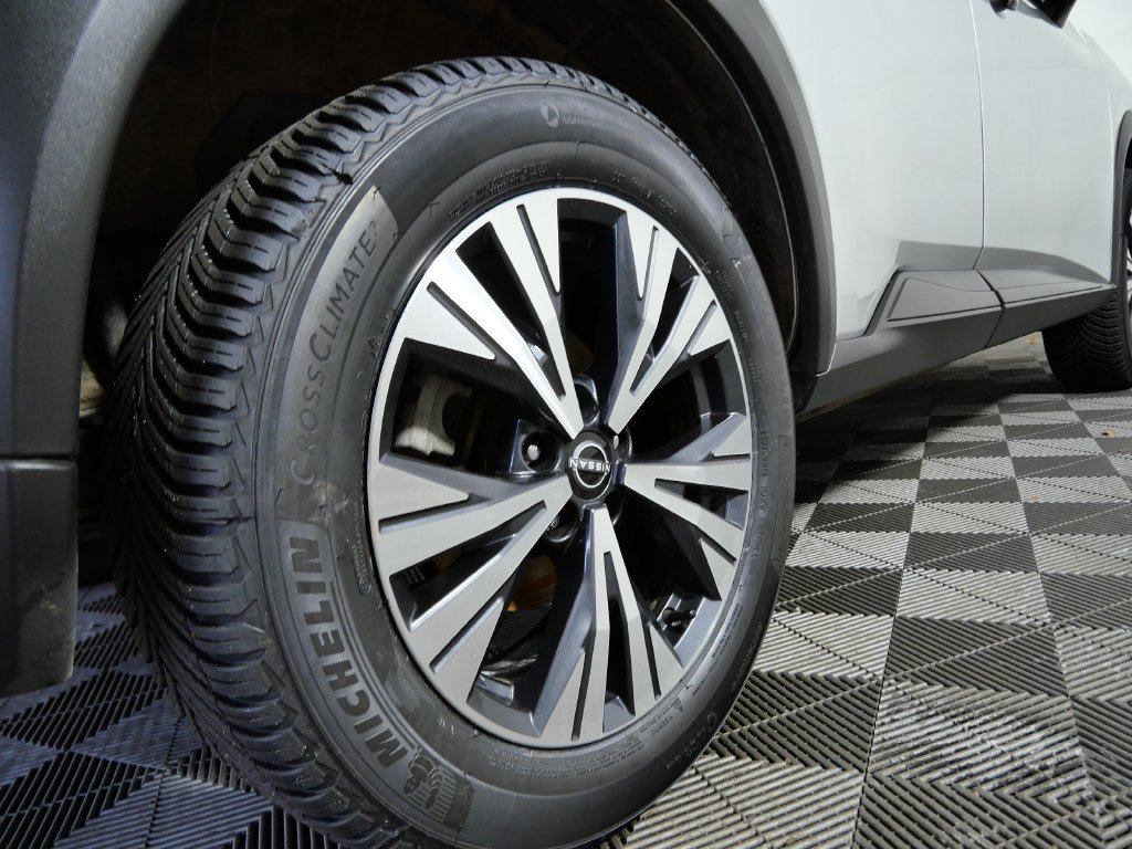 Used 2023 Silver Nissan SV image 9