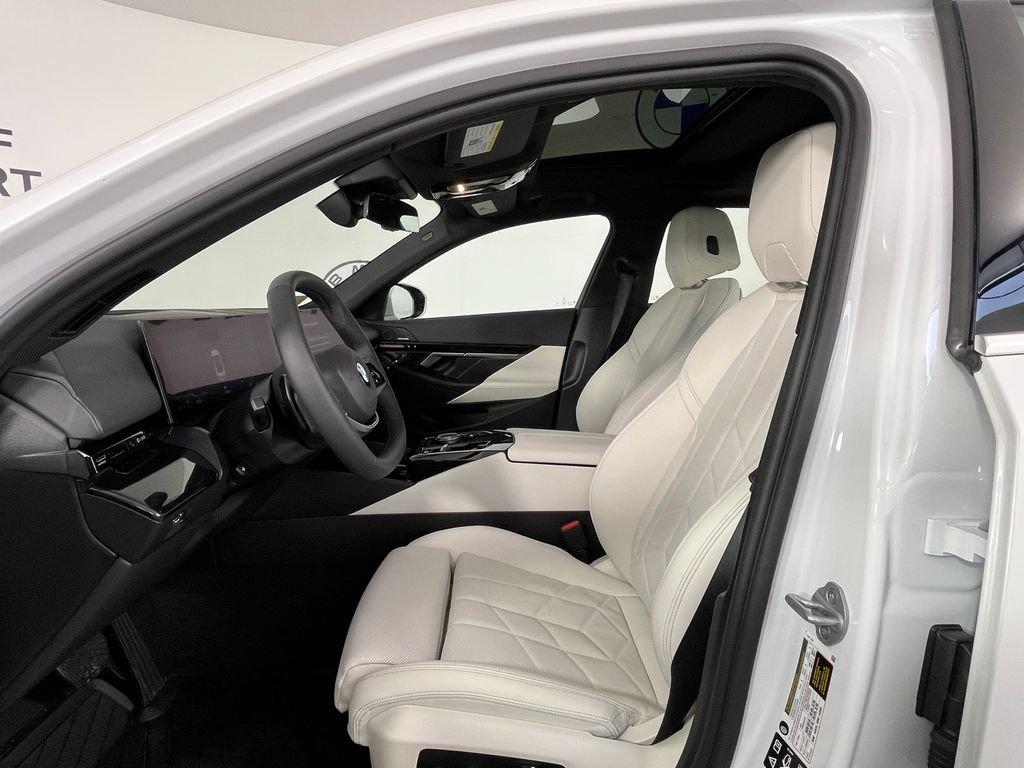 Used 2026 White BMW 530i xDrive image 22
