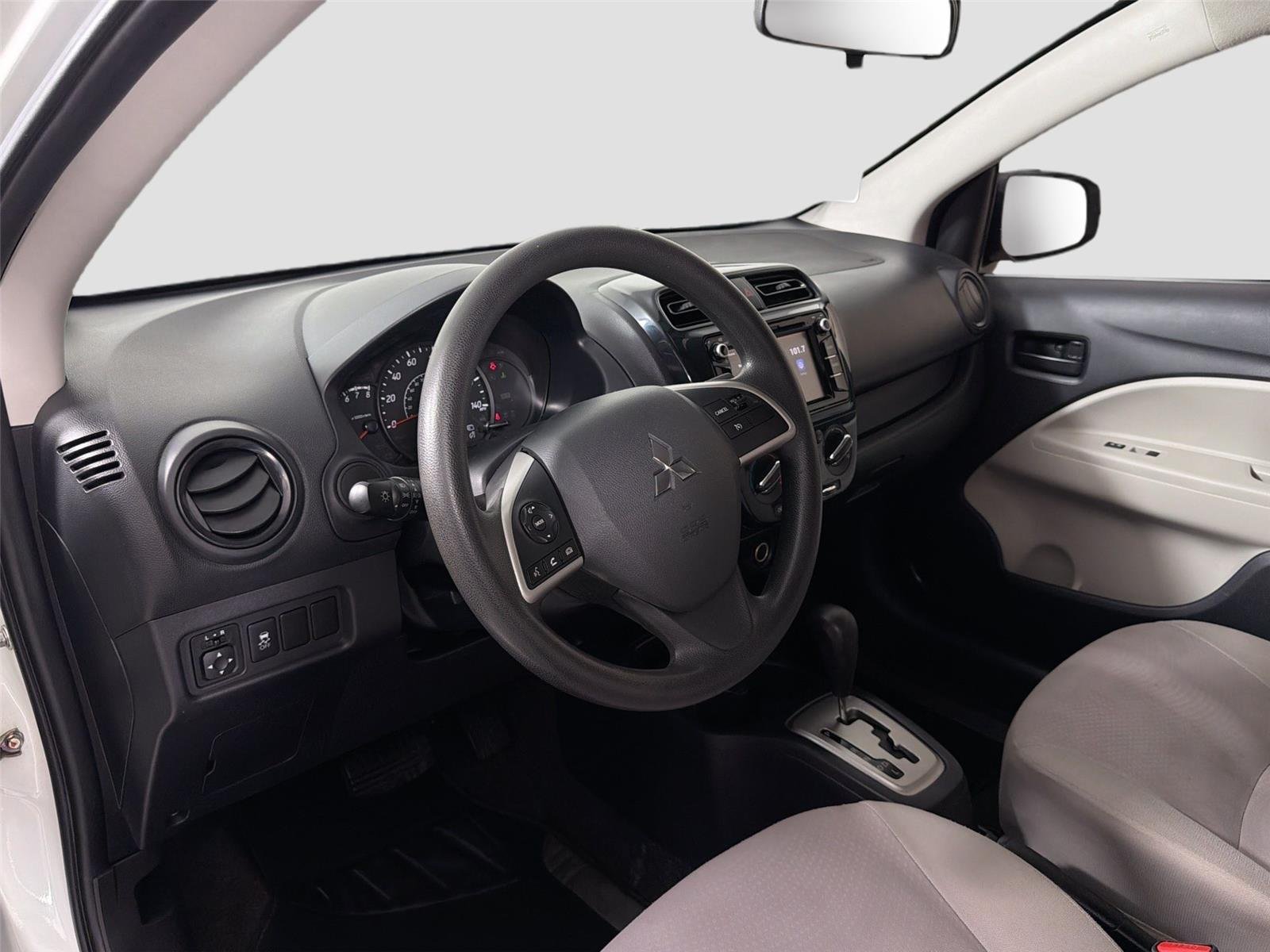 Used 2019 Pearl White Mitsubishi ES image 9