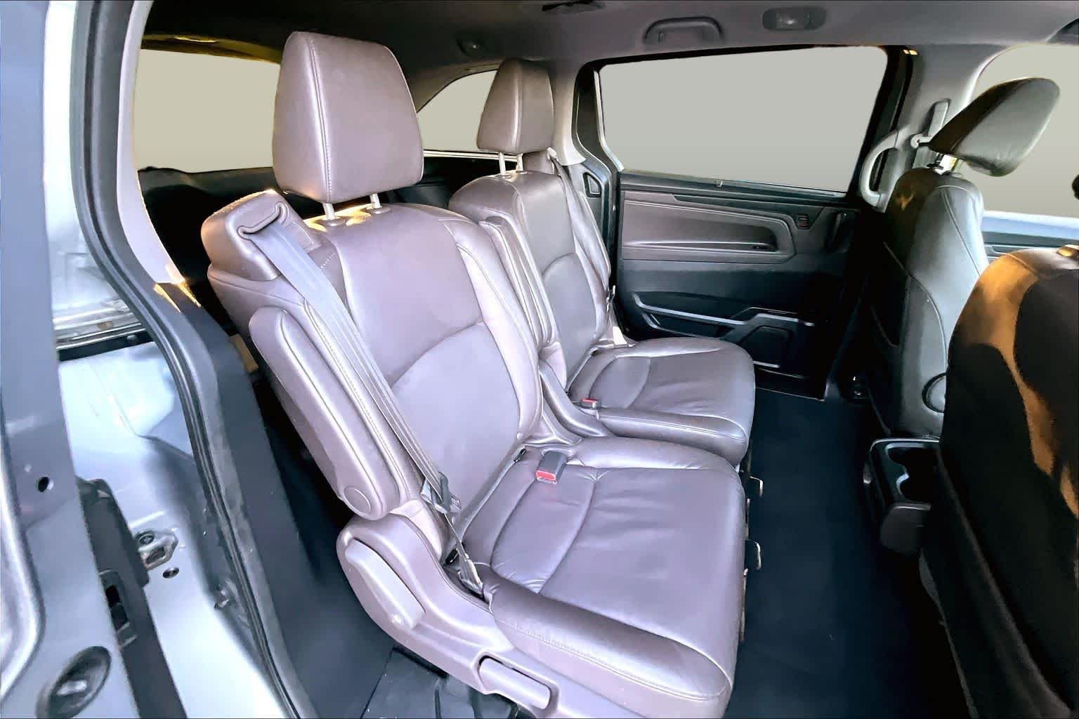 Used 2018 Lunar Silver Metallic Honda EX-L image 19