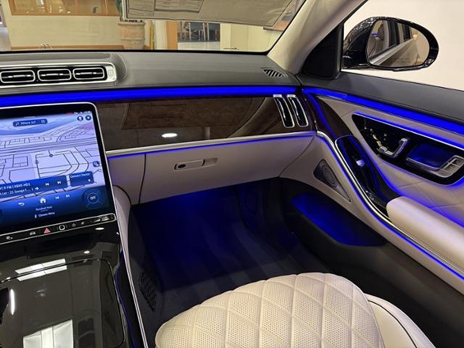 New 2026 Emerald Green Metallic Mercedes-Benz 4MATIC® image 13