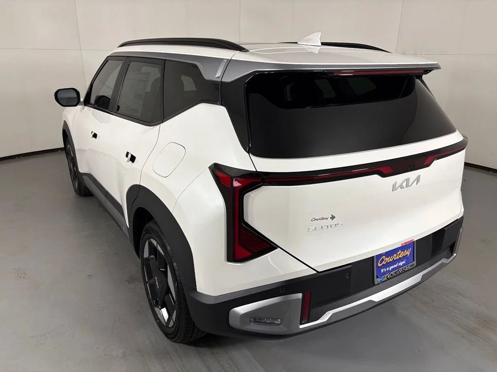 New 2027 Snow White Pearl Kia EX image 6
