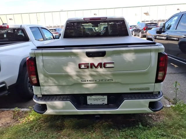 New 2026 Summit White GMC Elevation image 5