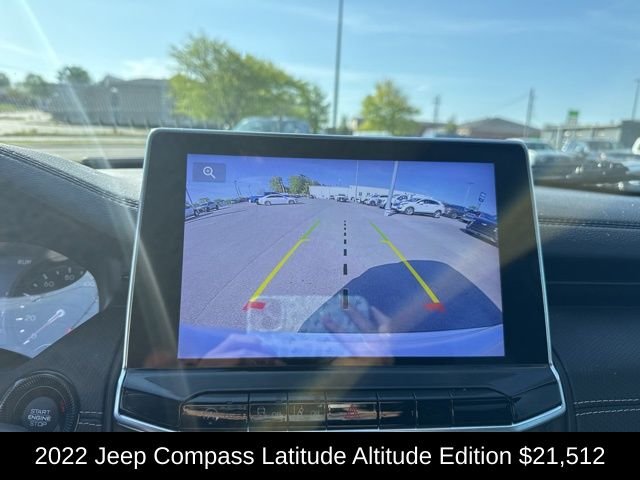 Used 2022 Bright White Clearcoat Jeep Latitude image 29