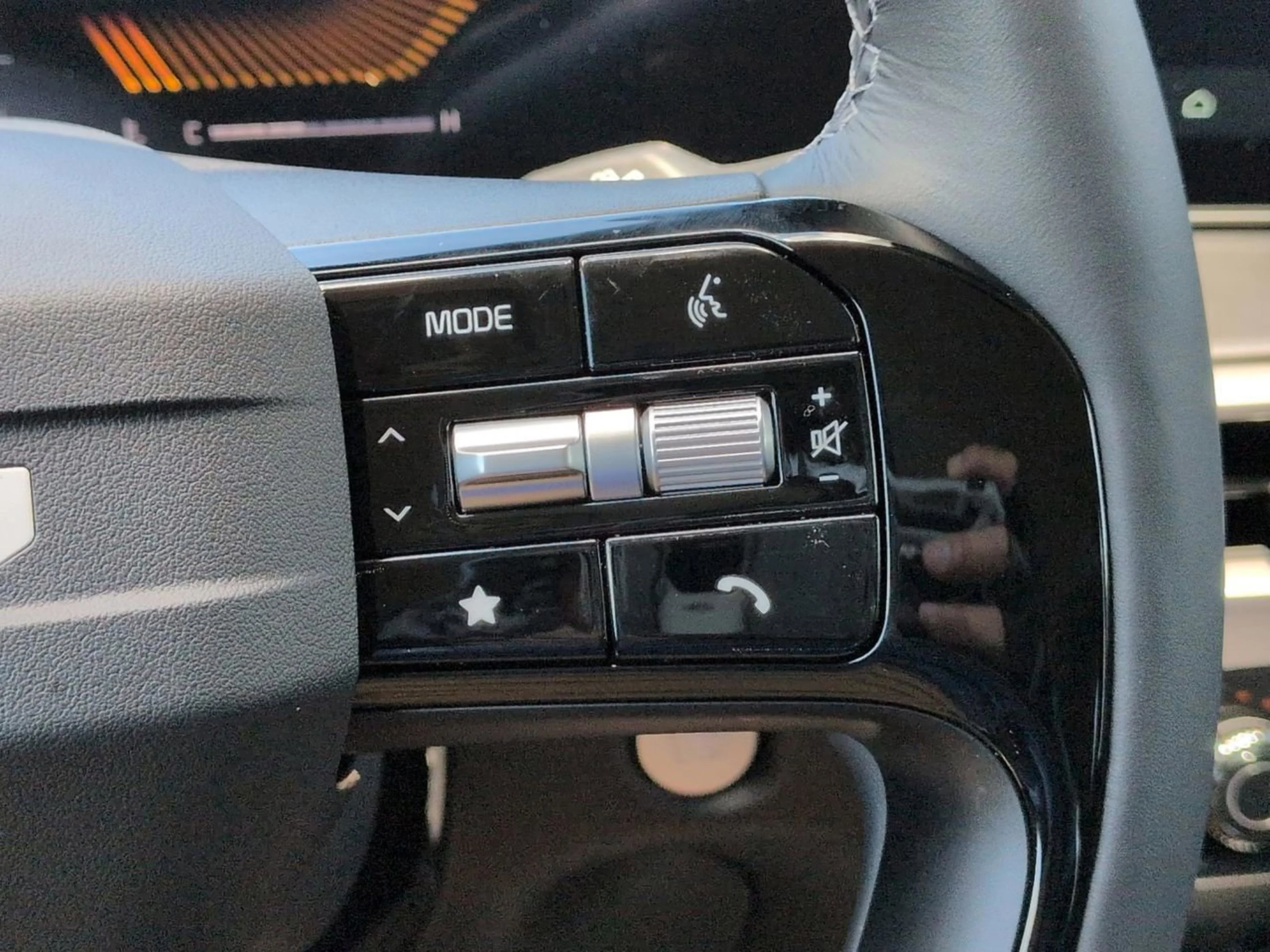 New 2026 Glacial White Kia LX image 28